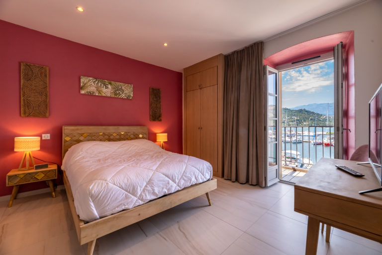 Suite dei genitori a Saint Florent in Corsica