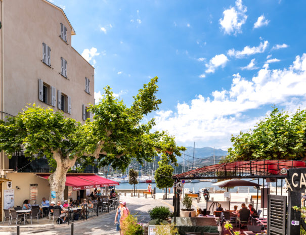 Le Village et la place de Saint Florent en Haute-Corse