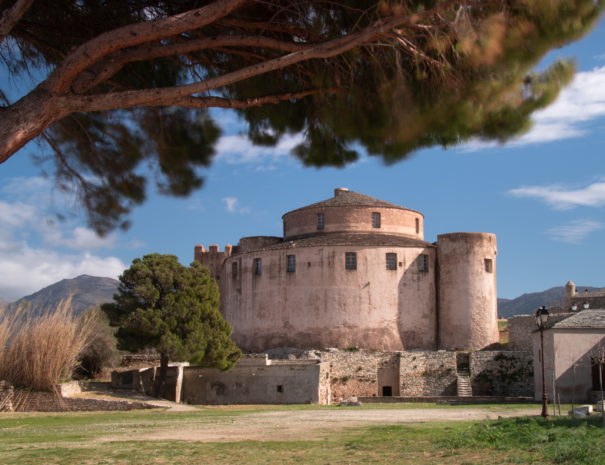 Ciudadela de Saint Florent en Alta Córcega