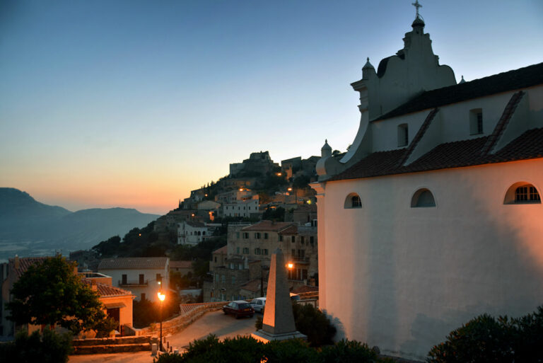 village tour de corse